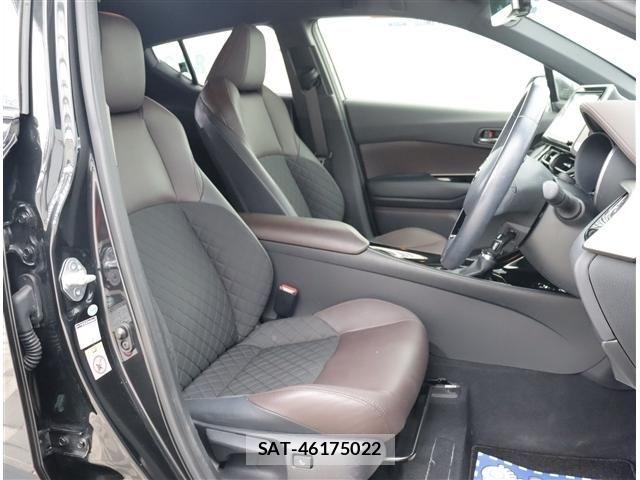 Toyota C-HR 2017-08 8313648-5