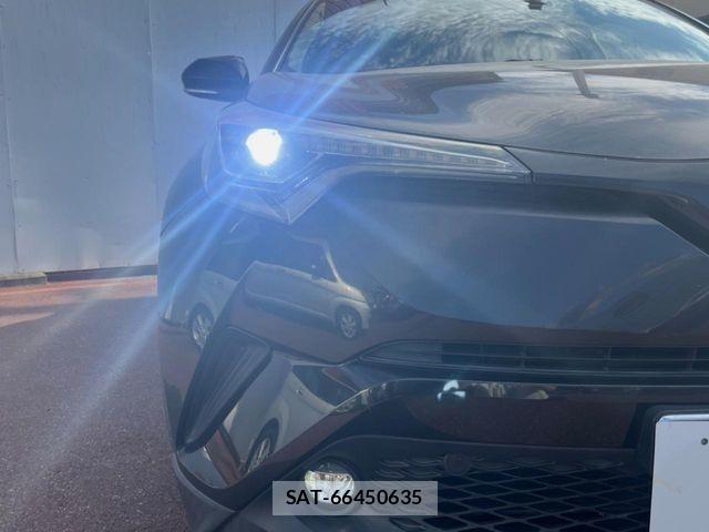 Toyota C-HR 2018-09 8313654-11