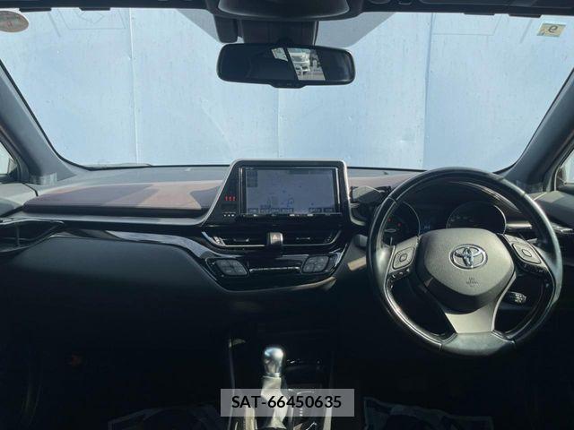 Toyota C-HR 2018-09 8313654-1