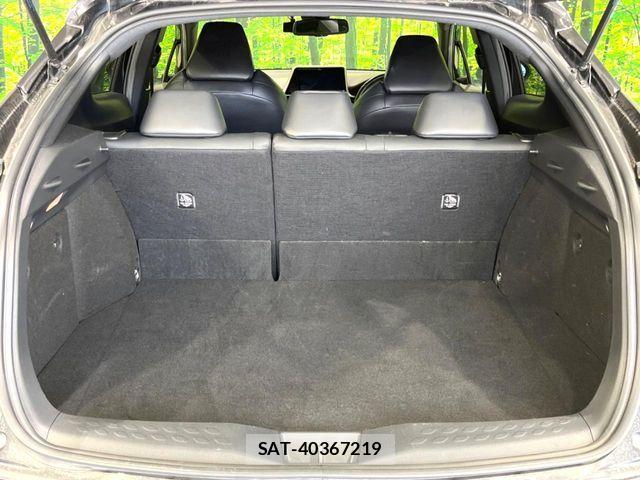 Toyota C-HR 2017-06 8313653-9