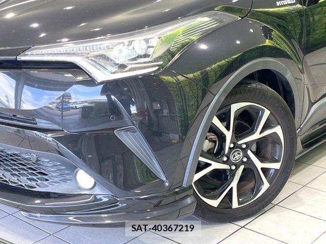 Toyota C-HR 2017-06 8313653-11