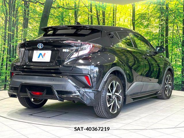 Toyota C-HR 2017-06 8313653-16
