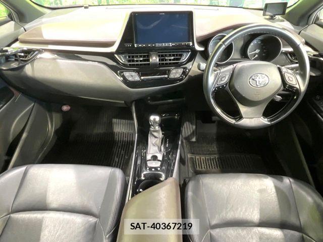 Toyota C-HR 2017-06 8313653-1