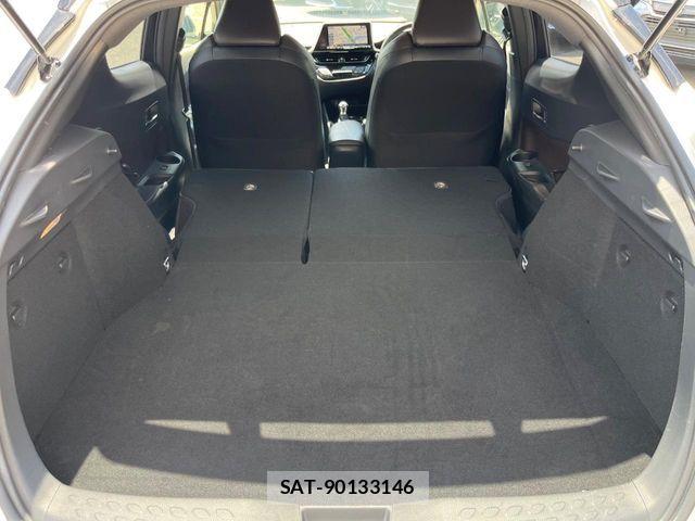 Toyota C-HR 2018-02 8313649-13