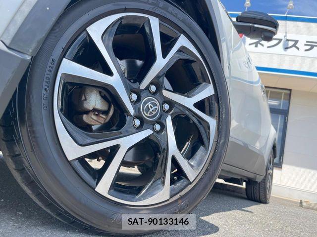 Toyota C-HR 2018-02 8313649-15