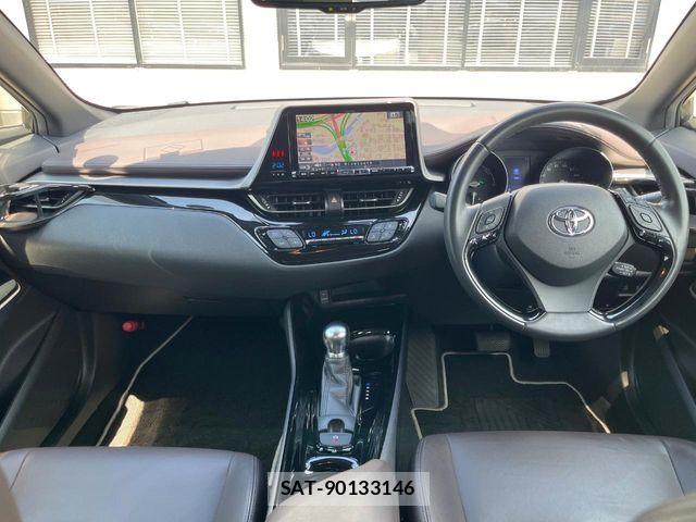 Toyota C-HR 2018-02 8313649-1