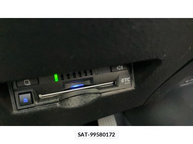 Toyota C-HR 2022-07 8313644-24
