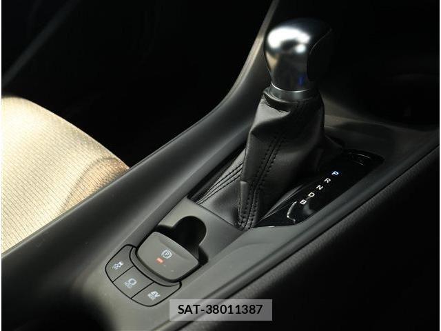 Toyota C-HR 2018-07 8335210-9