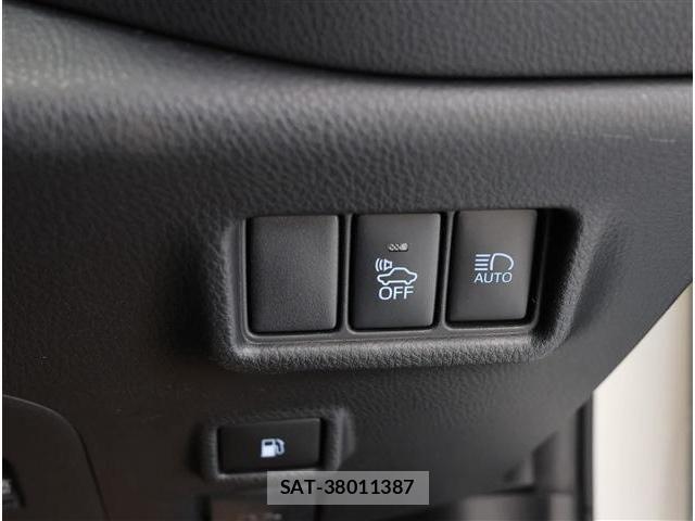 Toyota C-HR 2018-07 8335210-11