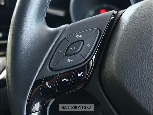 Toyota C-HR 2018-07 8335210-12