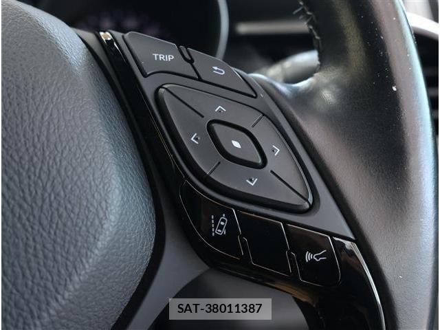 Toyota C-HR 2018-07 8335210-13