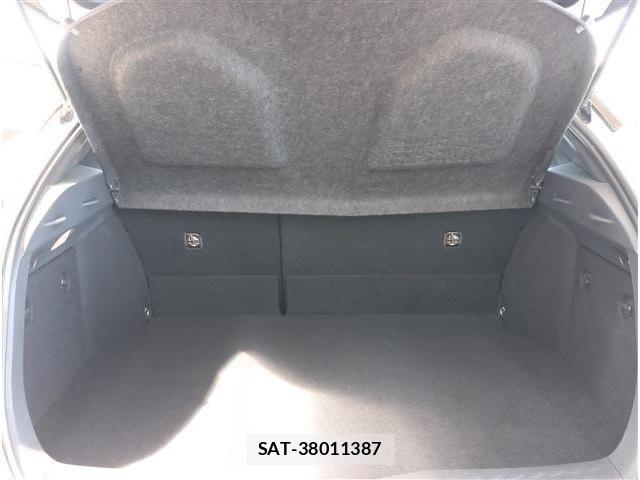 Toyota C-HR 2018-07 8335210-19