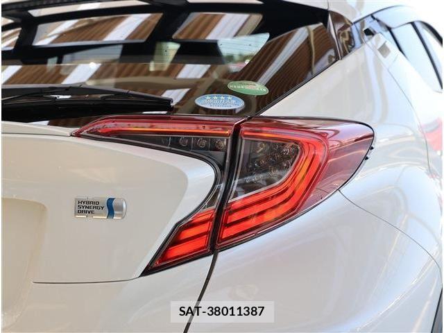 Toyota C-HR 2018-07 8335210-27