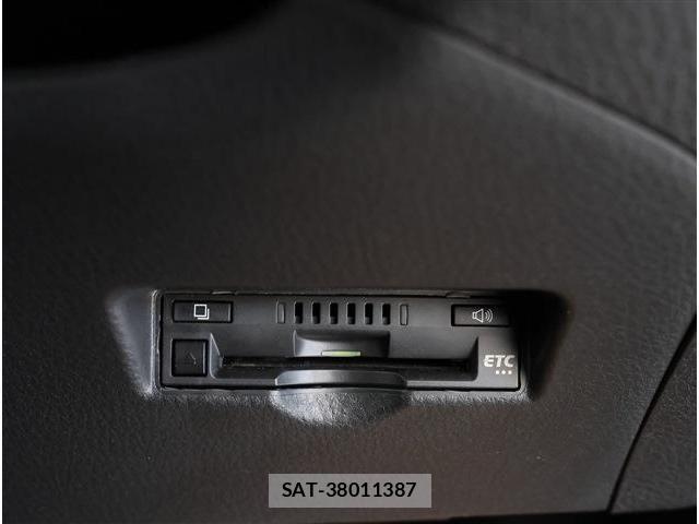 Toyota C-HR 2018-07 8335210-4