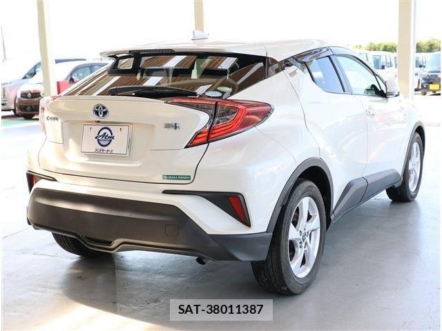 Toyota C-HR 2018-07 8335210-6
