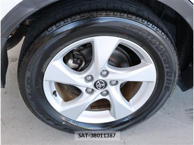 Toyota C-HR 2018-07 8335210-8