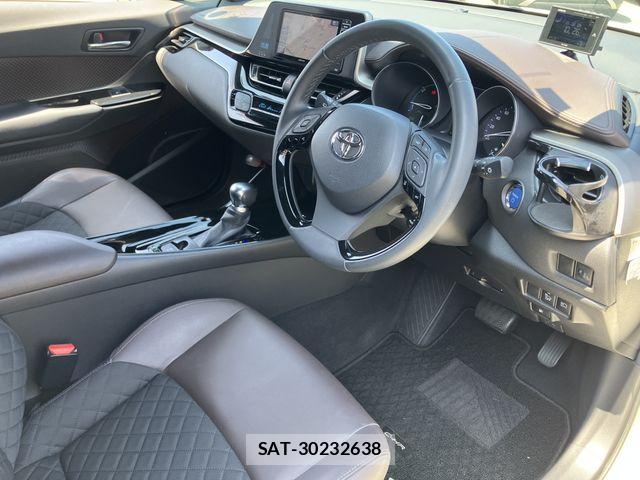Toyota C-HR 2017-09 8335212-9