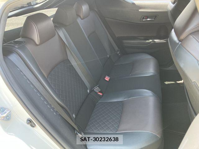 Toyota C-HR 2017-09 8335212-14