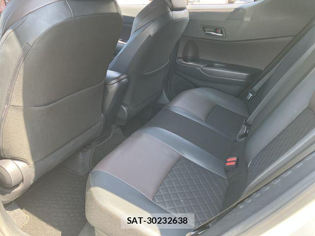 Toyota C-HR 2017-09 8335212-15