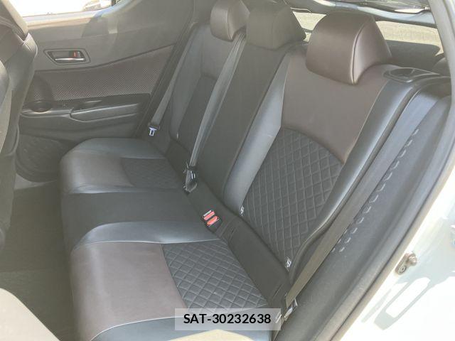 Toyota C-HR 2017-09 8335212-16