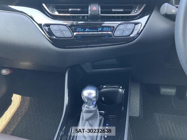 Toyota C-HR 2017-09 8335212-22