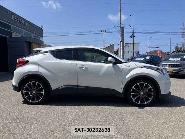 Toyota C-HR 2017-09 8335212-5