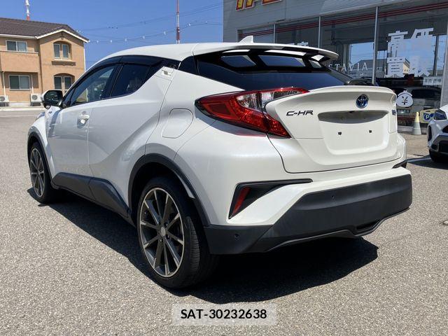Toyota C-HR 2017-09 8335212-7