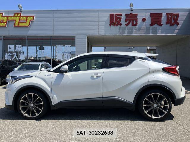 Toyota C-HR 2017-09 8335212-8