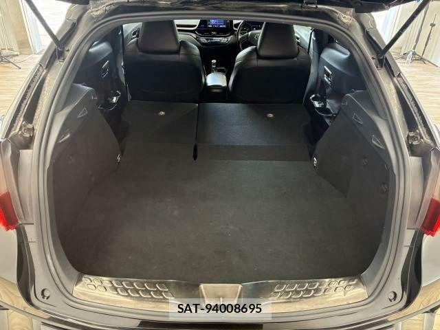 Toyota C-HR 2017-05 8335214-12
