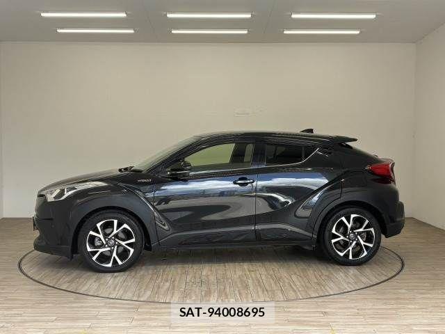 Toyota C-HR 2017-05 8335214-16