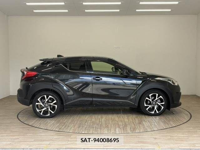 Toyota C-HR 2017-05 8335214-17