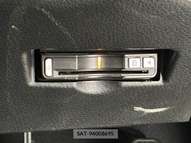 Toyota C-HR 2017-05 8335214-8