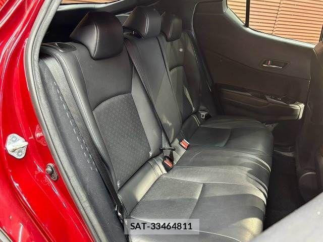 Toyota C-HR 2017-07 8335215-11
