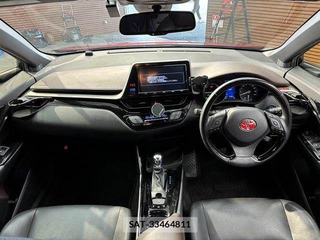 Toyota C-HR 2017-07 8335215-1