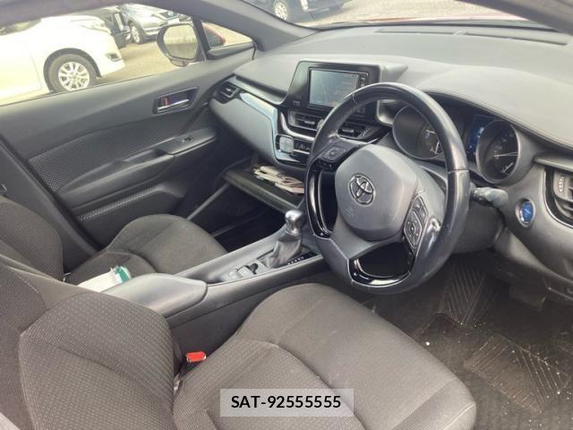 Toyota C-HR 2018-08 8335217-11