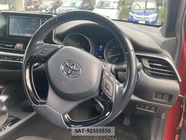 Toyota C-HR 2018-08 8335217-17
