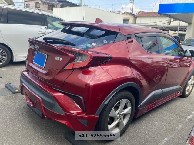 Toyota C-HR 2018-08 8335217-6