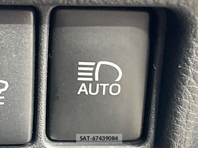Toyota C-HR 2018-06 8335216-6
