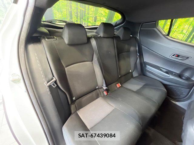 Toyota C-HR 2018-06 8335216-8