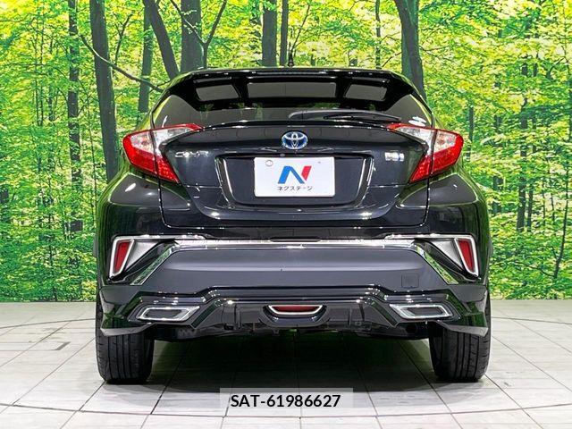 Toyota C-HR 2017-05 8335213-14