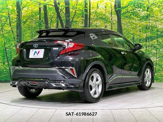 Toyota C-HR 2017-05 8335213-16