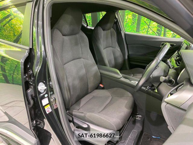 Toyota C-HR 2017-05 8335213-7