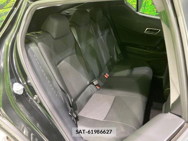 Toyota C-HR 2017-05 8335213-8