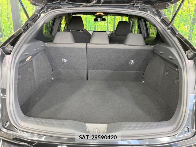 Toyota C-HR 2017-11 8334465-9