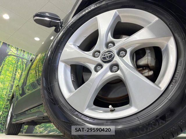 Toyota C-HR 2017-11 8334465-11