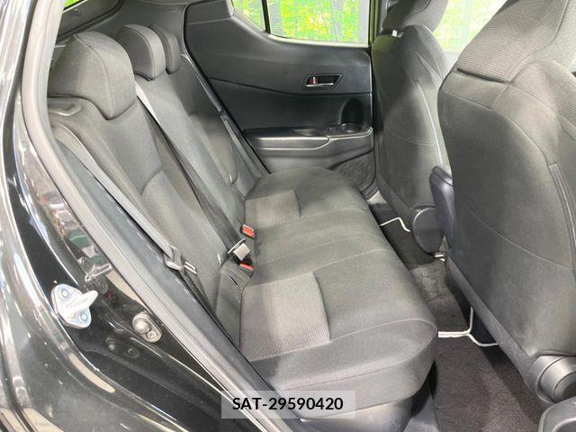 Toyota C-HR 2017-11 8334465-8