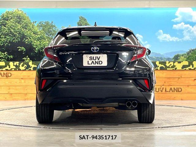 Toyota C-HR 2017-05 8335211-14