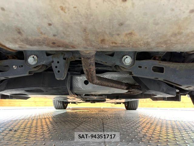 Toyota C-HR 2017-05 8335211-18
