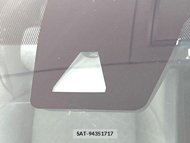 Toyota C-HR 2017-05 8335211-4