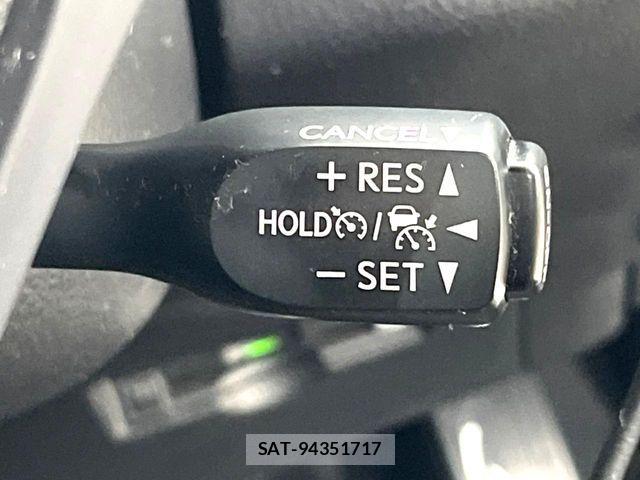 Toyota C-HR 2017-05 8335211-5